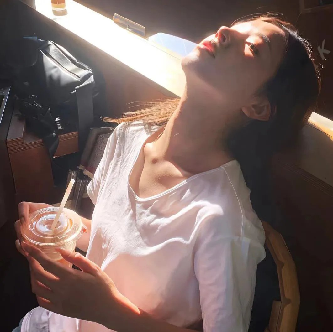 尸营旅舍海报